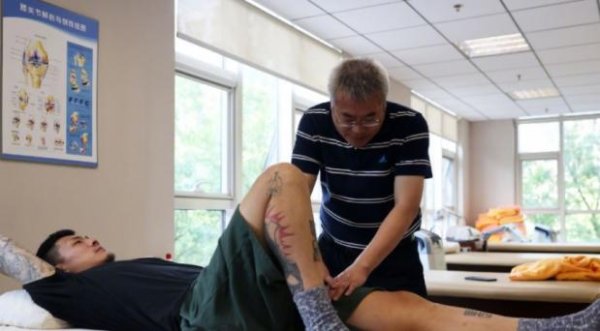 球队在主场迎战光州FC的比赛中展现出了超强的斗争力体育录像/图片