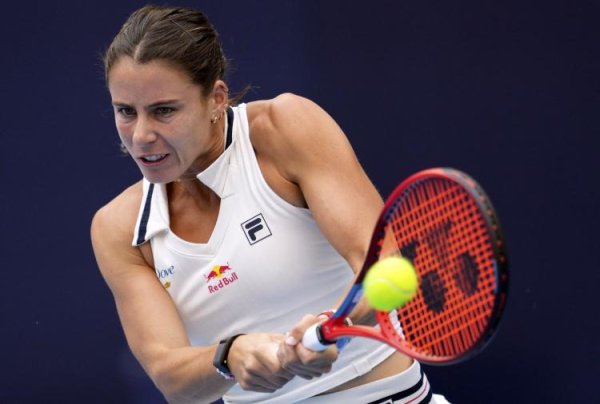 头号种子纳瓦罗2-0履历赛黑马阿朗戈体育赛事直播