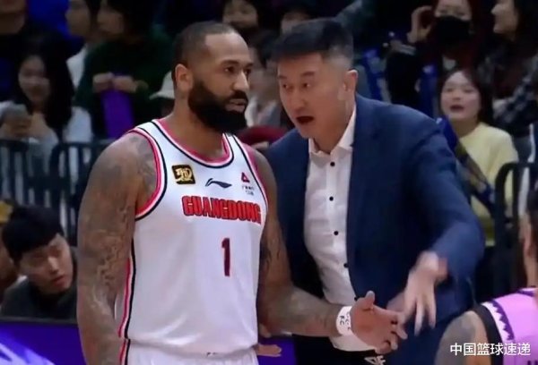 广东男篮依旧是保持了四名外助的声势体育录像/图片