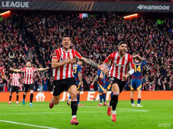 凭证洛伦佐·卡利和足球名次的说法体育录像/图片