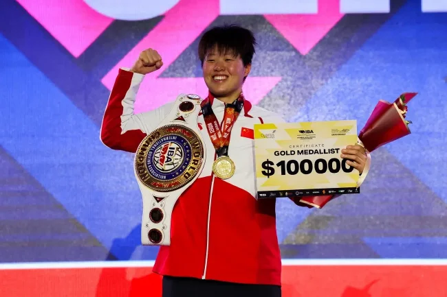 詹依莲参加的是81KG以上司体育集锦