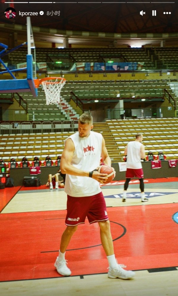 以及与球迷互动的相片体育赛事直播