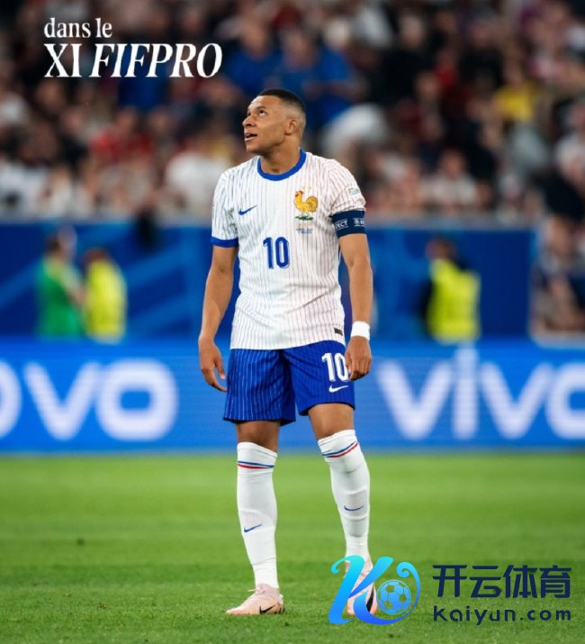 法国队官方媒体恭喜姆巴佩入选FIFPRO年度最好声威